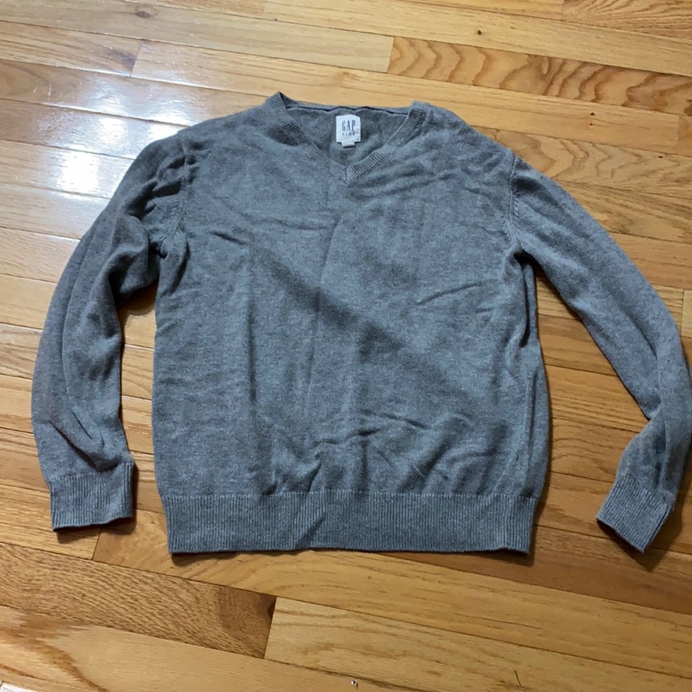 GAP light gray sweater